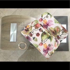 Boutique clutch 🌼🌸🌺
